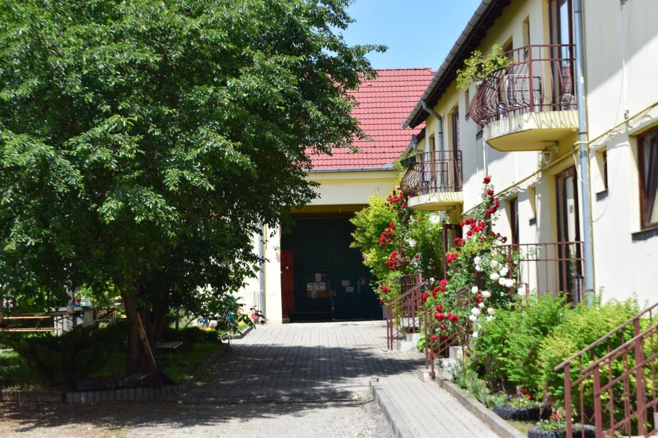 Pension Greenhouse Sibiu Exterior photo